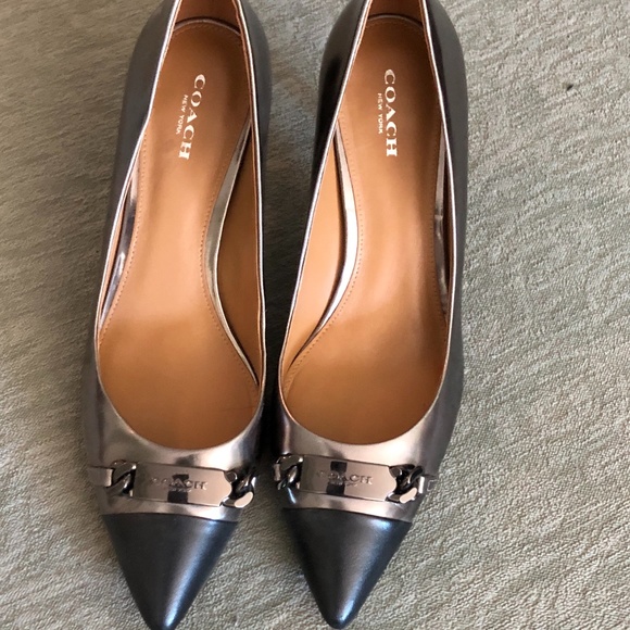 COACH BOWERY PUMP METALLIC BLACK/GUN METAL - Picture 1 of 5